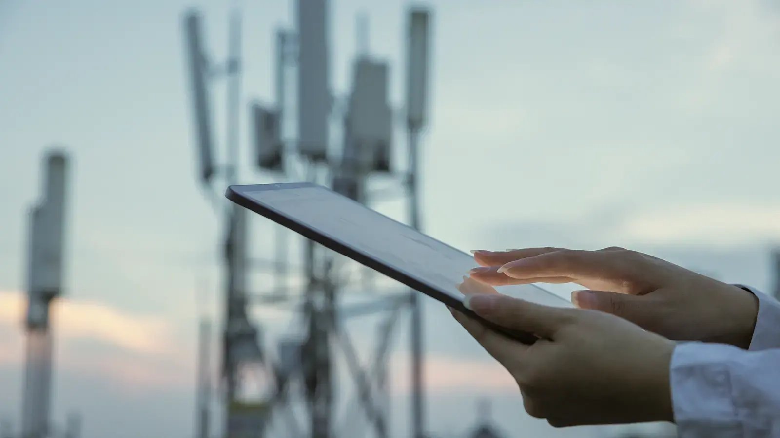 End-to-end framwork performance monitoring and automated operations in telecommunications